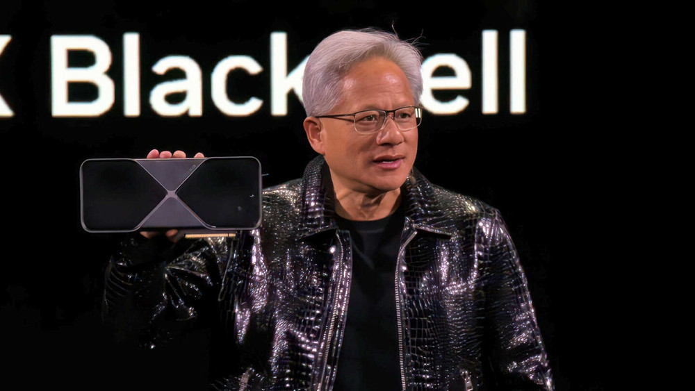 NVIDIA enquête sur les problèmes signalés autour des RTX 50