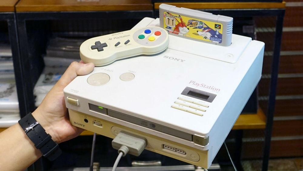 Ken Kutaragi enthüllt sein sehr gut erhaltenes Exemplar des Prototyps der Nintendo PlayStation