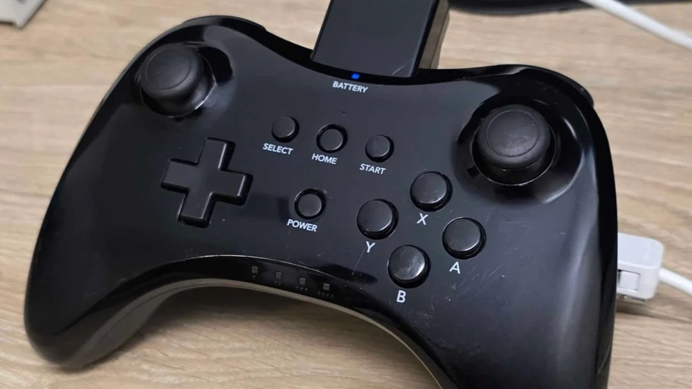 Wii U : un prototype de la manette Pro a fait son apparition