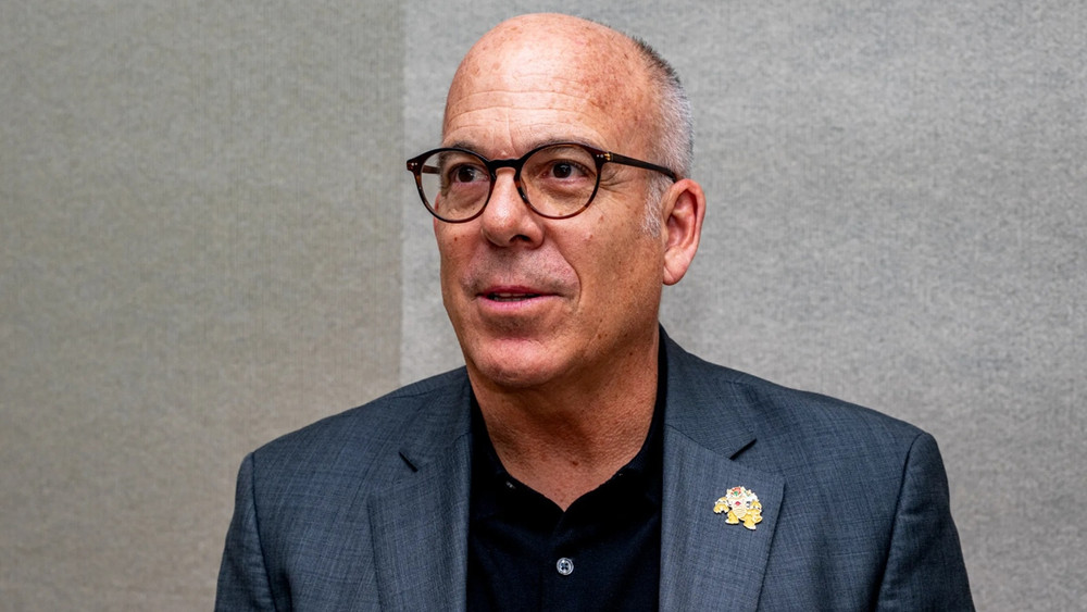 Depois de sair da Nintendo, Doug Bowser junta-se à Hasbro