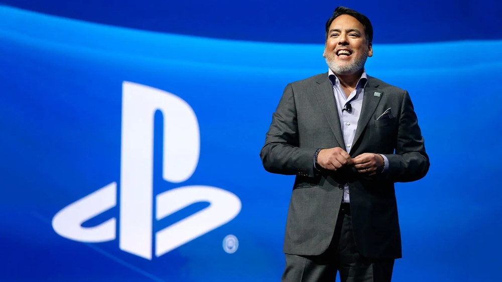 Shawn Layden, un antiguo directivo de PlayStation, carga contra Game Pass... y la CEO de Xbox responde