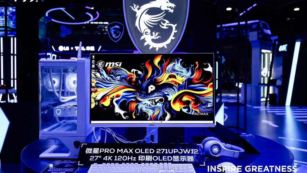 MSI annuncia il PRO MAX OLED 271UPJW12, un monitor OLED  4K da  27 pollici