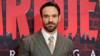 El actor Charlie Cox (Daredevil, Clair Obscur) ha prestado su voz para un nuevo videojuego de SEGA