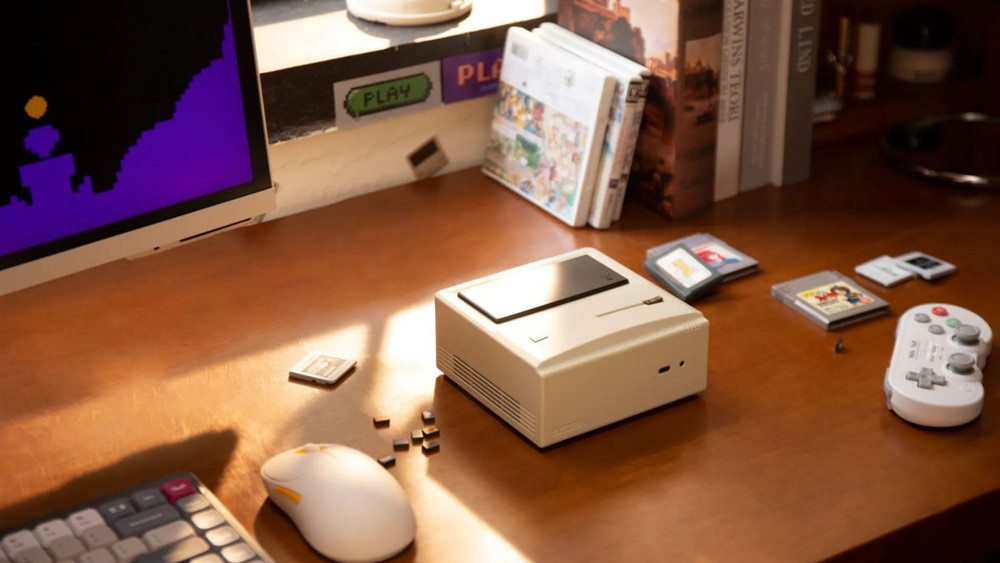Il Retro Mini PC AM01 di Ayaneo si prepara al lancio con un video di annuncio