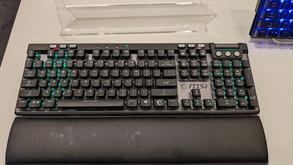 MSI enthüllt auf der CES 2024 die künftige Gaming-Tastatur Strike Pro Wireless