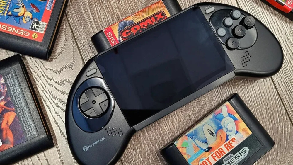 Hyperkin unveils the Mega 95, a portable console compatible with original Megadrive/Genesis cartridges