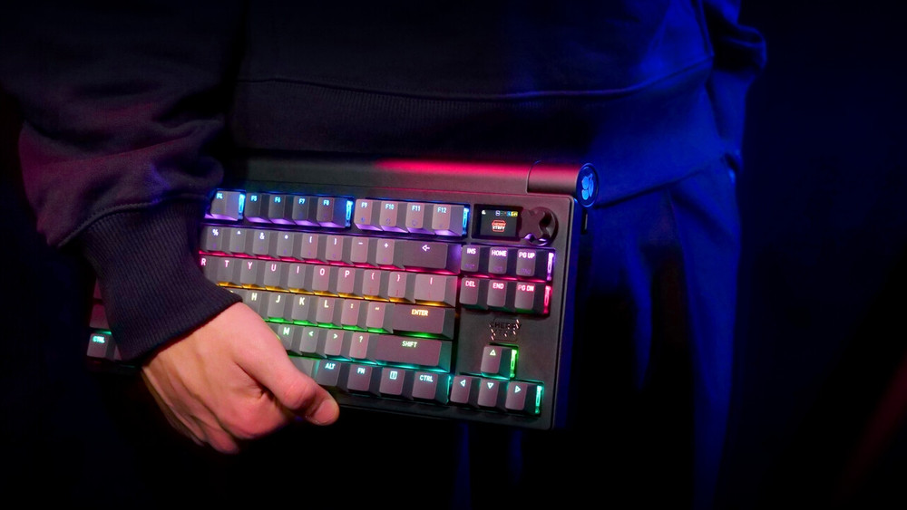 CES 2025: CHERRY stellt neue Gaming-Tastaturen und ein kabelloses Headset vor