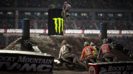 Monster Energy Supercross 4 Xbox Series X|S screenshot 2